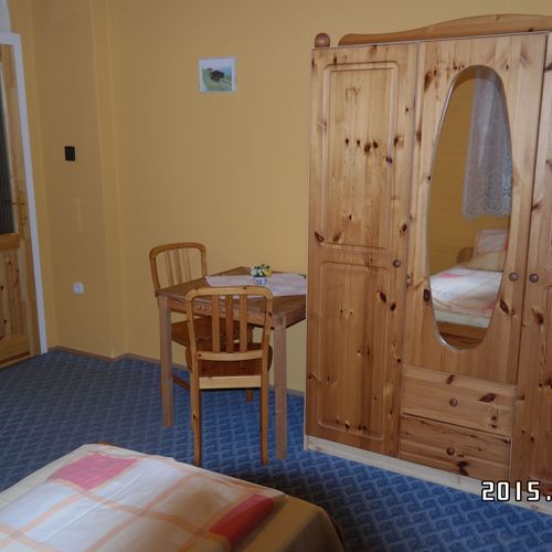 Casă de vacanță întreaga unitate cu vedere spre grădină pentru 14 pers. (se inchirieaza doar integral)