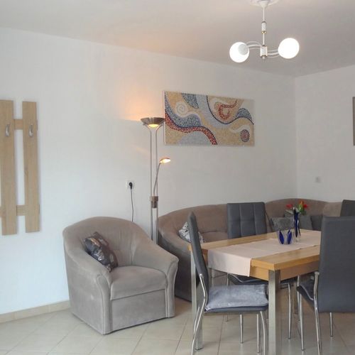 Apartament superior cu balcon cu 3 camere pentru 5 pers.