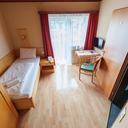 Pokoj pro 1 os. s panoramou na poschodí