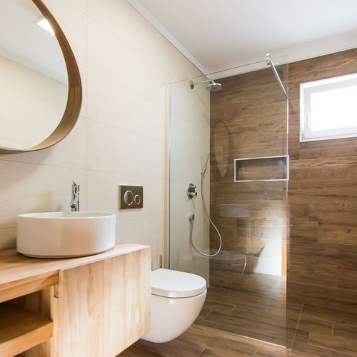 Apartament 4-osobowy na piętrze z klimatyzacją z 2 pomieszczeniami sypialnianymi (możliwa dostawka)