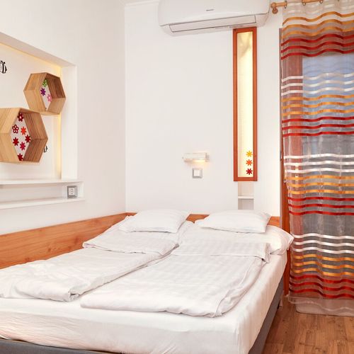 Apartament oasis Funny la parter cu 1 camera pentru 2 pers.