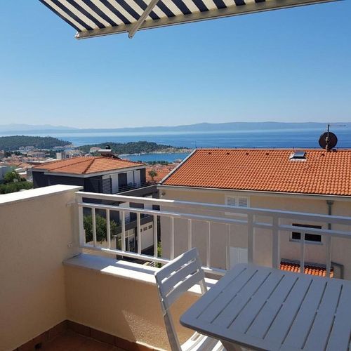 Apartament 10-osobowy z tarasem z widokiem na morze z 4 pomieszczeniami sypialnianymi