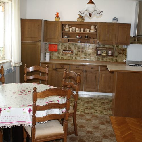Apartament familial(ă) la etaj cu 2 camere pentru 4 pers. (se poate solicita pat suplimentar)