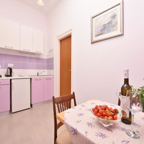 Apartament cu vedere spre mare a cu 1 camera pentru 2 pers. (se poate solicita pat suplimentar)
