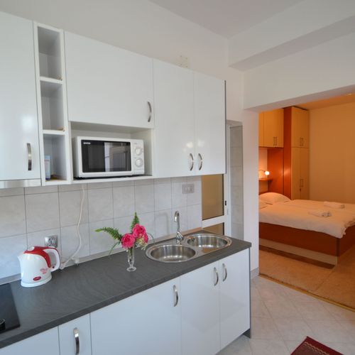 Apartament deluxe la parter cu 1 camera pentru 2 pers. (se poate solicita pat suplimentar)
