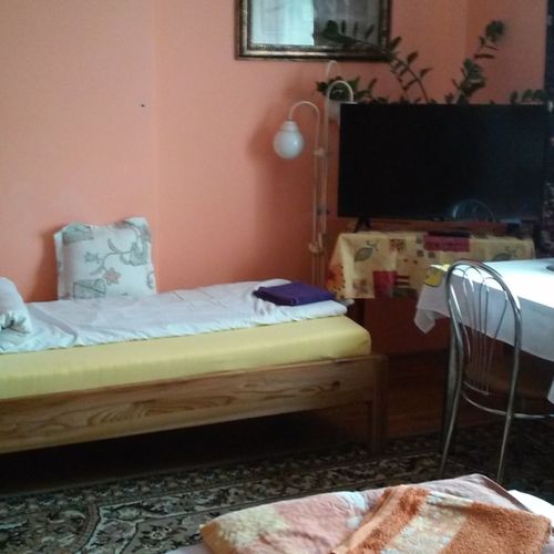 Pokój 3-osobowy na parterze z widokiem na ogród
