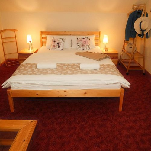 Apartament 6-osobowy na poddaszu z widokiem na zamek (możliwa dostawka)