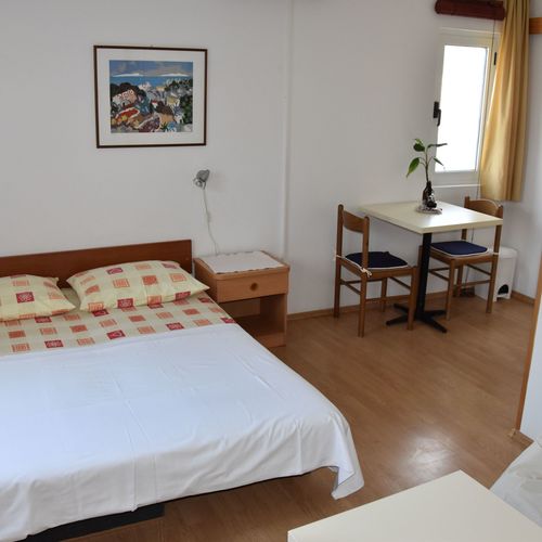 Apartament studio la etaj cu 1 camera pentru 2 pers. (se poate solicita pat suplimentar)
