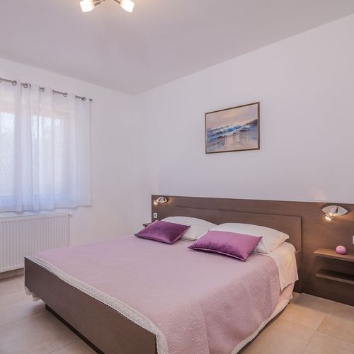 Apartament cu balcon cu aer condiționat cu 3 camere pentru 5 pers.