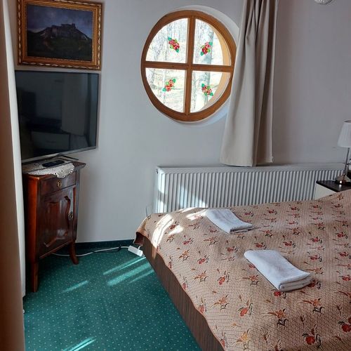 Apartament romantică întreaga unitate cu 2 camere pentru 4 pers.