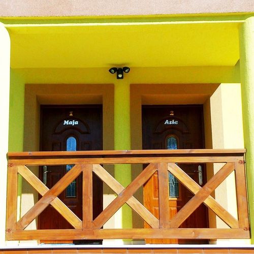 Apartament lux întreaga unitate cu 4 camere pentru 10 pers. (se poate solicita pat suplimentar)