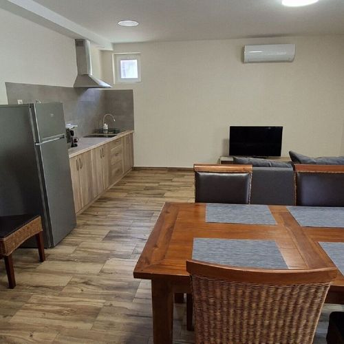 Apartament superior la parter cu 1 camera pentru 2 pers.