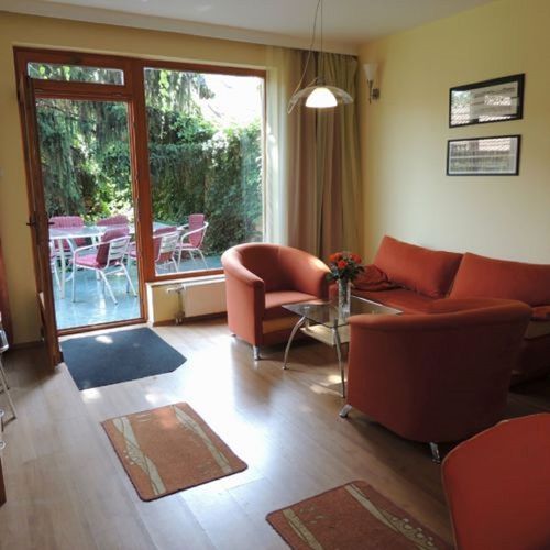 Apartament 10-osobowy Przyjazny podróżom rodzinnym z dostępem do ogrodu z 4 pomieszczeniami sypialnianymi