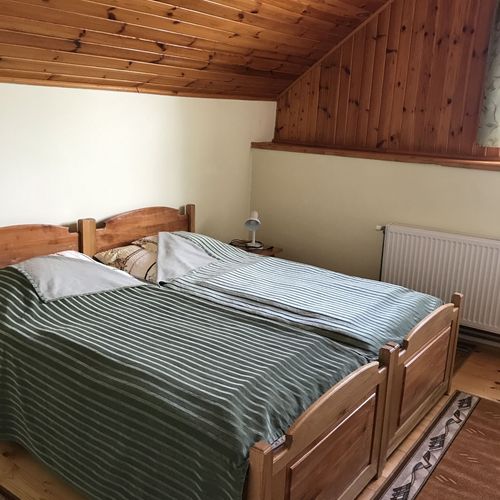Apartament 4-osobowy z widokiem na zamek z 2 pomieszczeniami sypialnianymi
