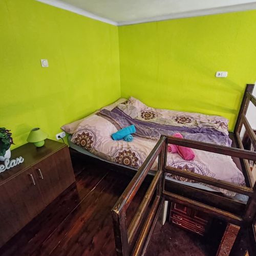 Apartament la parter cu bucătărie proprie pentru 4 pers. (se inchirieaza doar integral)