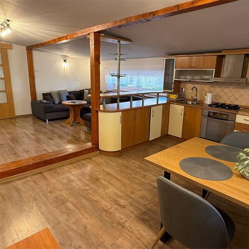 Apartman s balkónem s koupelnou pro 4 os. se 2 ložnicemi