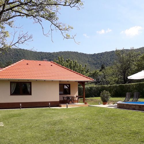 Casă de vacanță familial(ă) b pentru 2 pers. (se inchirieaza doar integral) (se poate solicita pat suplimentar)