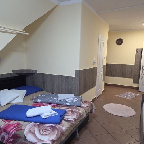 Apartament studio la etaj cu 1 camera pentru 4 pers.