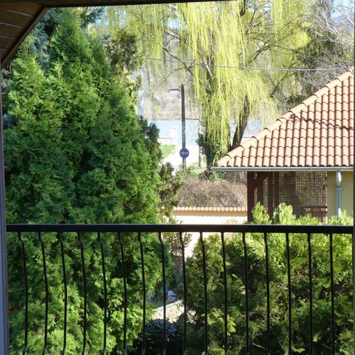 Casă de weekend romantică familial(ă) pentru 5 pers. (se inchirieaza doar integral)