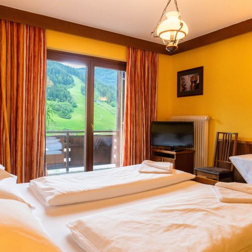 Apartament 3-osobowy Komfort z balkonem z 2 pomieszczeniami sypialnianymi