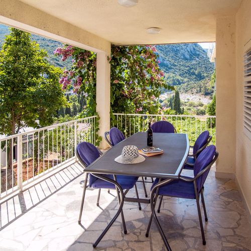 Apartament cu aer condiționat cu terasă cu 5 camere pentru 11 pers. A-11545-a