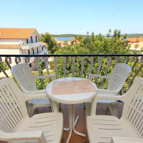 Apartament cu aer condiționat cu balcon cu 2 camere pentru 5 pers. A-10182-a