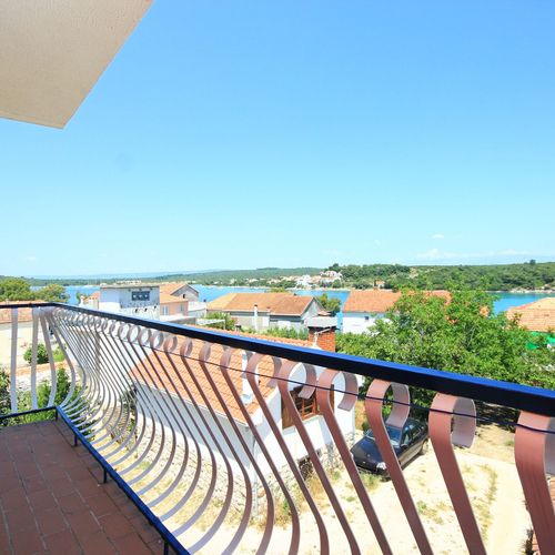 Apartament cu aer condiționat cu balcon cu 2 camere pentru 5 pers. A-10182-b
