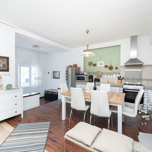 Apartament 5-osobowy z klimatyzacją z widokiem na morze z 2 pomieszczeniami sypialnianymi A-8170-a