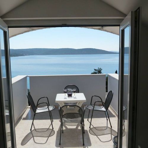 Apartament cu aer condiționat cu vedere spre mare cu 3 camere pentru 6 pers. A-6024-a