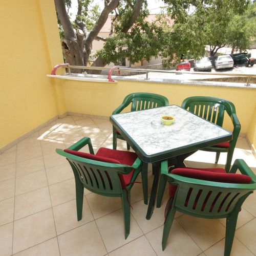 Apartament 3-osobowy z klimatyzacją z tarasem z 1 pomieszczeniem sypialnianym A-8137-b