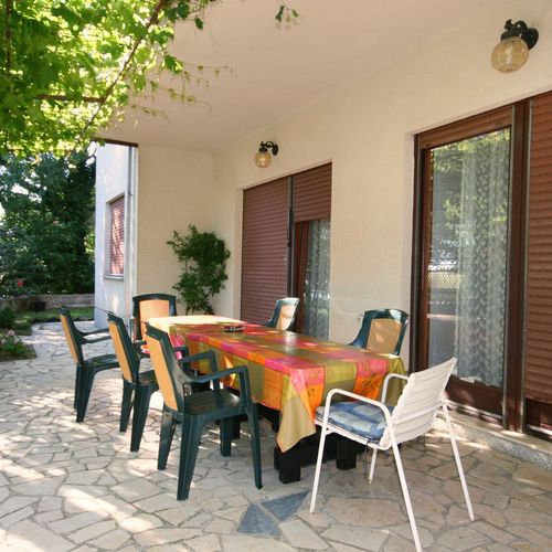 Apartament cu aer condiționat cu terasă cu 2 camere pentru 5 pers. A-5491-b