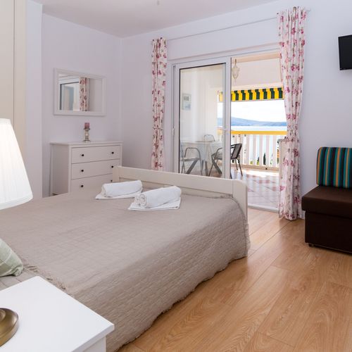 Apartament 2-osobowy z klimatyzacją z tarasem z 1 pomieszczeniem sypialnianym AS-5585-d