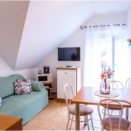 Apartament standard cu balcon cu 2 camere pentru 4 pers.