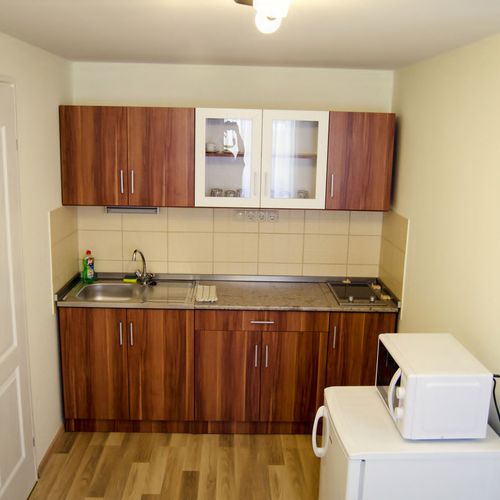 Apartament twin la parter cu 1 camera pentru 2 pers. (se poate solicita pat suplimentar)