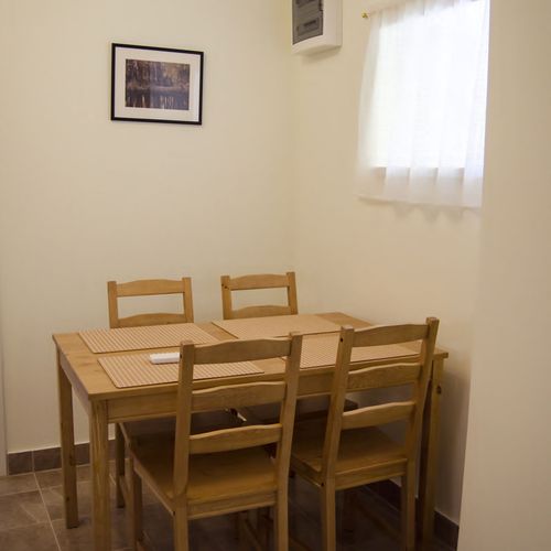 Apartament premium la parter cu 2 camere pentru 4 pers. (se poate solicita pat suplimentar)