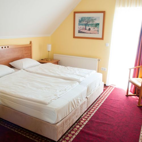 Camera cvadrupla comunicantă cu panoramă