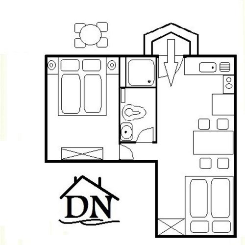 Apartament la parter cu vedere spre curte cu 2 camere pentru 4 pers.