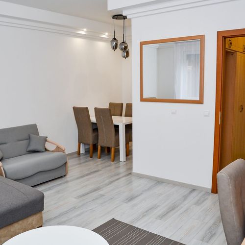 Apartament 4-osobowy na parterze Przyjazny podróżom rodzinnym z 2 pomieszczeniami sypialnianymi (możliwa dostawka)