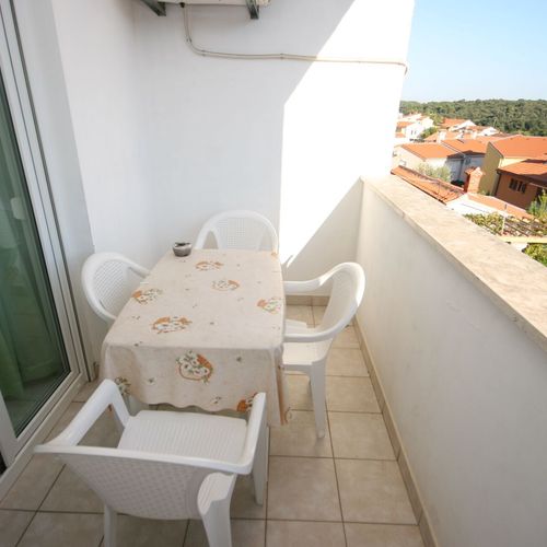 Apartament 4-osobowy z klimatyzacją z tarasem z 1 pomieszczeniem sypialnianym A-6987-a
