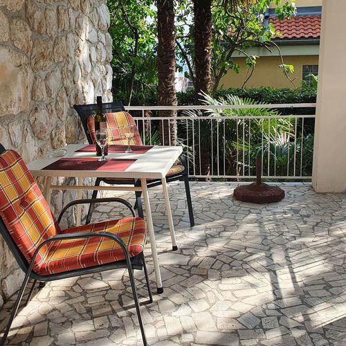 Apartament 3-osobowy z klimatyzacją z tarasem z 1 pomieszczeniem sypialnianym A-2397-a
