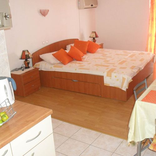 Apartament 3-osobowy z klimatyzacją z widokiem na morze z 1 pomieszczeniem sypialnianym AS-648-a