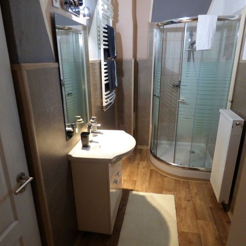 Apartament exclusive cu vedere spre munte pentru 2 pers. (se inchirieaza doar integral)