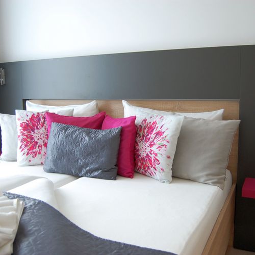 Apartament lux la parter cu 1 camera pentru 2 pers.