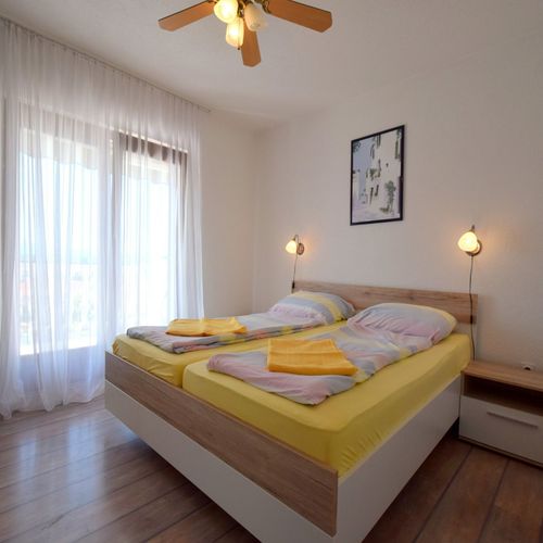 Apartament family cu balcon cu 3 camere pentru 5 pers.