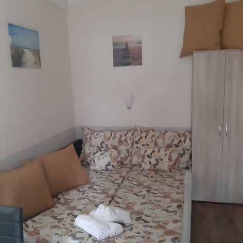 Apartament la parter cu vedere spre curte cu 1 camera pentru 2 pers.