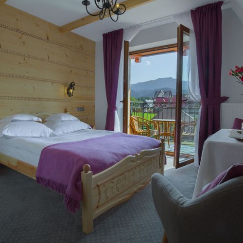 Camera dubla cu balcon cu baie