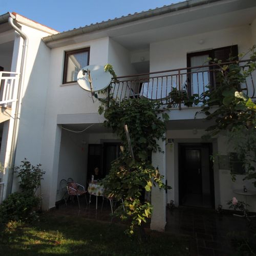 Apartament cu aer condiționat cu balcon cu 2 camere pentru 6 pers. A-7137-a