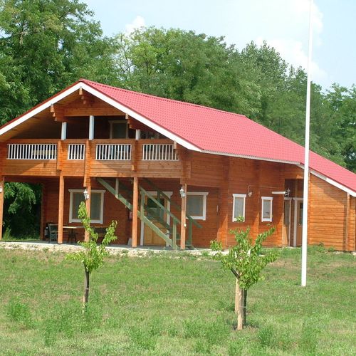 Cabană întreaga unitate pentru 19 pers. (se inchirieaza doar integral)