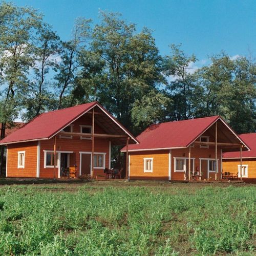Cabană întreaga unitate cu vedere spre pădure pentru 4 pers. (se inchirieaza doar integral)