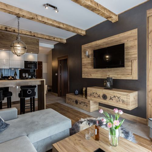 Apartament la parter cu vedere spre pădure cu 2 camere pentru 4 pers.
